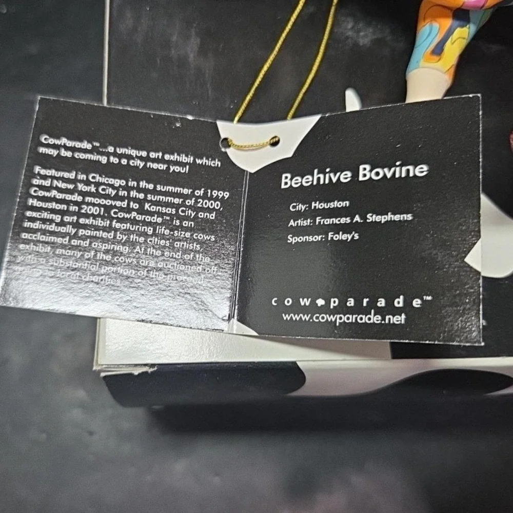 Cow Parade Beehive Bovine Figurine, Westland Giftware, #9142, Box/Tag